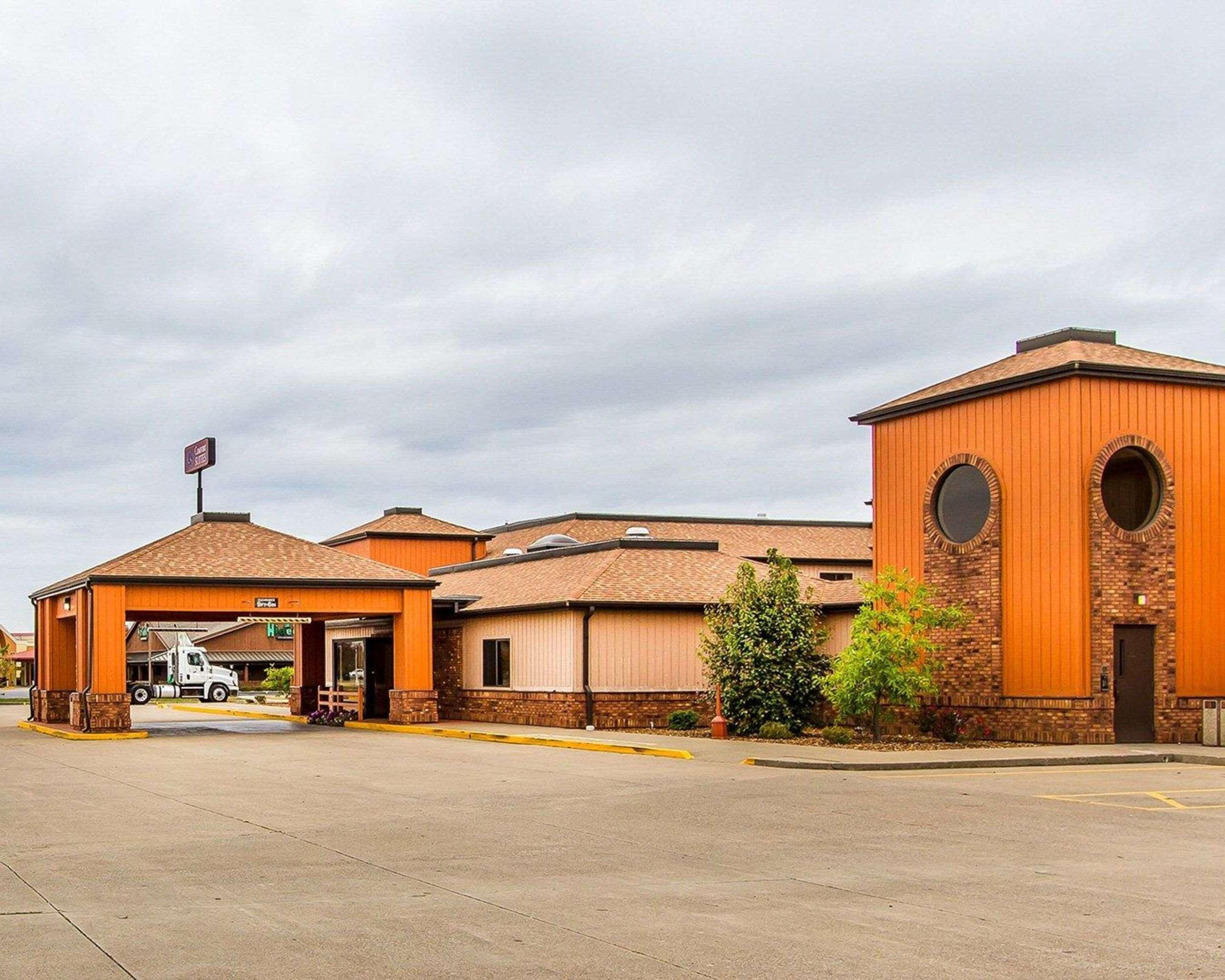 Quality Inn & Suites Marion Exterior photo
